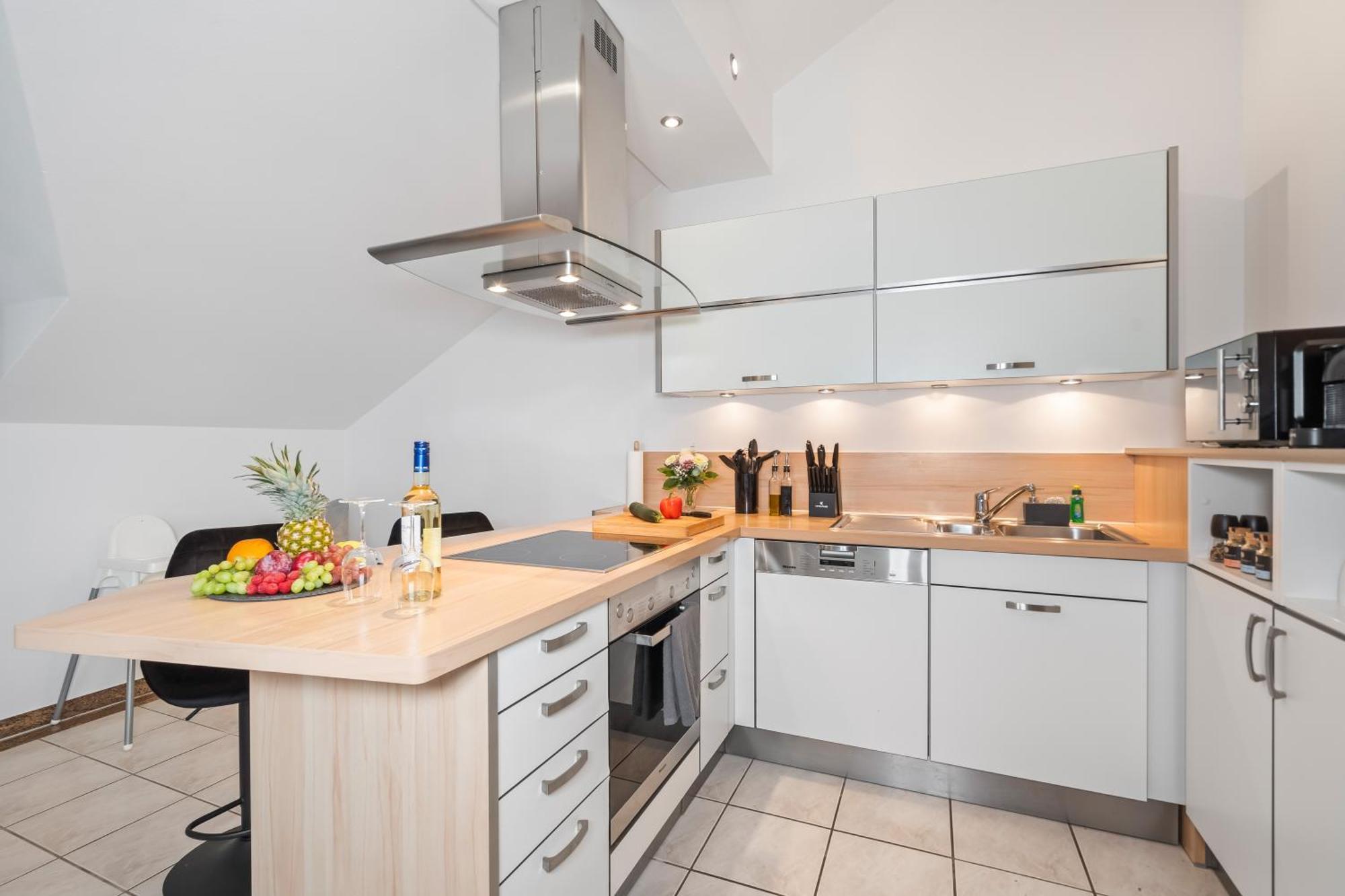 Stadtoase Fulda Mit Flair - Whirlpool, Balkon, 2Xparkplaetze, Highspeed Wlan 외부 사진