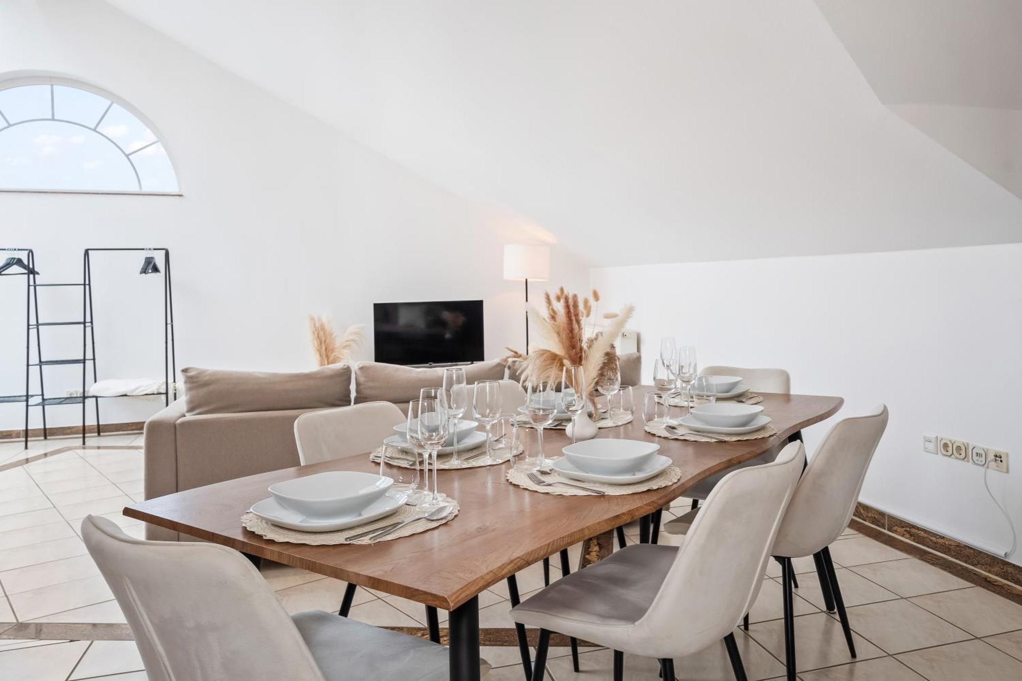 Stadtoase Fulda Mit Flair - Whirlpool, Balkon, 2Xparkplaetze, Highspeed Wlan 외부 사진