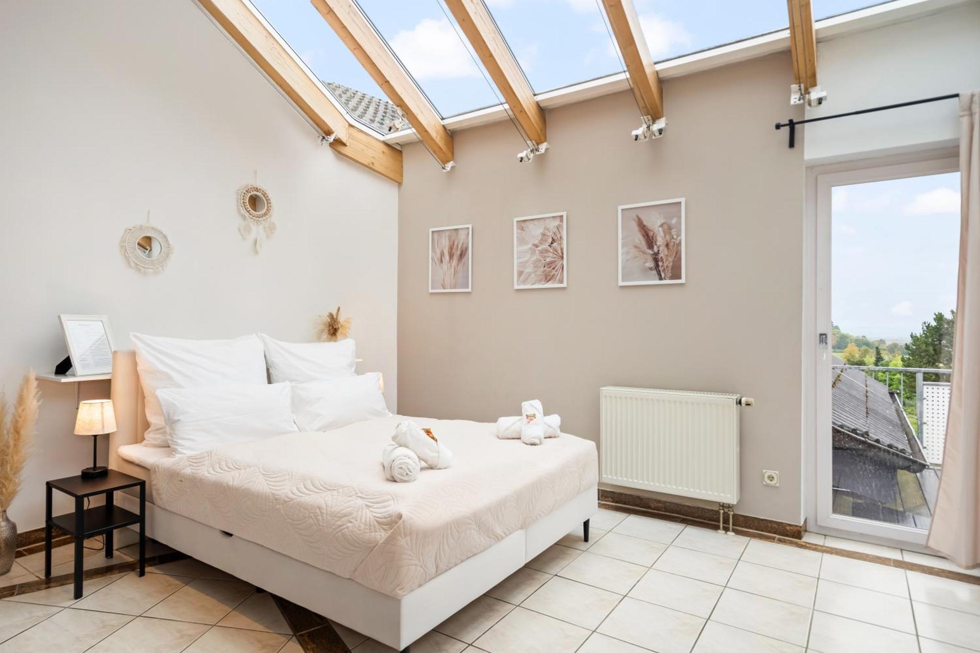 Stadtoase Fulda Mit Flair - Whirlpool, Balkon, 2Xparkplaetze, Highspeed Wlan 외부 사진